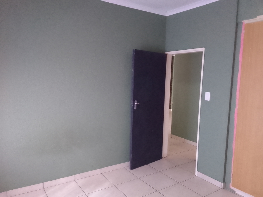 To Let 2 Bedroom Property for Rent in Lower Bo-dorp North West